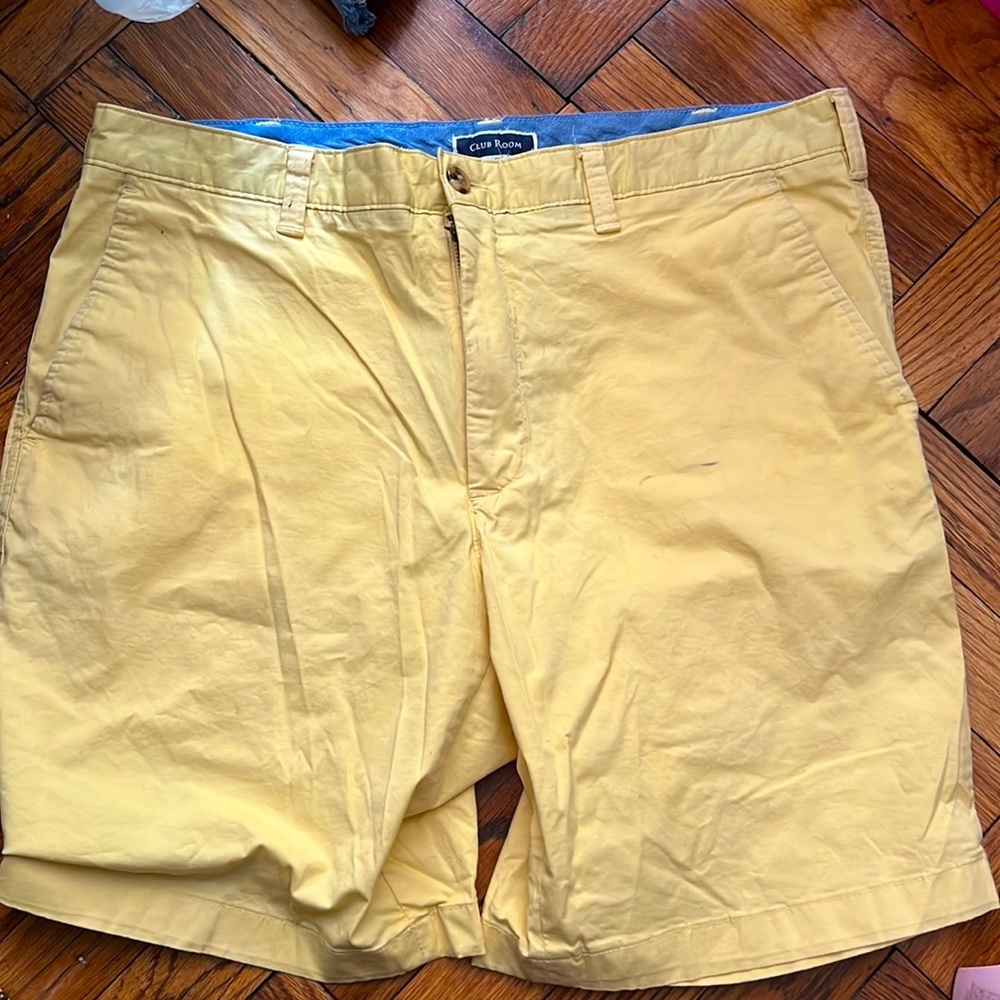 club room yellow shorts size: 36